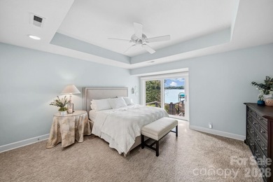 Welcome to a rare waterfront retreat in the highly sought-after - photo 15