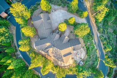 This extraordinary mountain estate with breathtaking 360 degree - photo 16