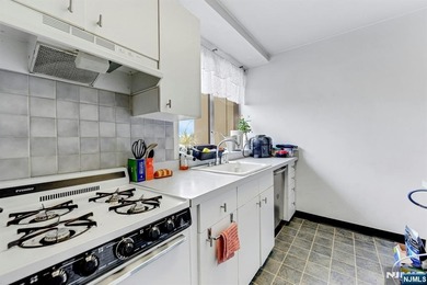 Welcome to #2 Horizon House in Fort Lee.Spacious one bedroom one