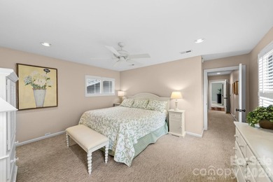 Welcome to a rare waterfront retreat in the highly sought-after - photo 23