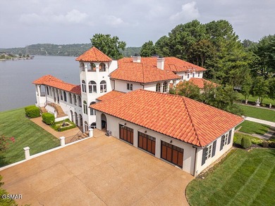 Spectacular Lakefront Retreat in Knoxville, TN Discover one of - photo 5