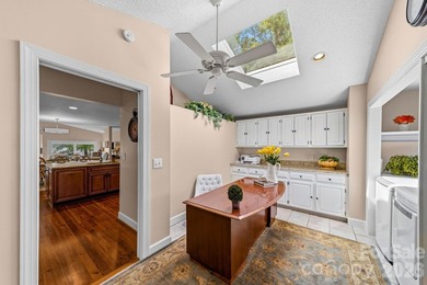 Welcome to a rare waterfront retreat in the highly sought-after - photo 26