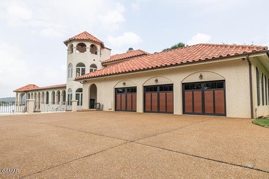 Spectacular Lakefront Retreat in Knoxville, TN Discover one of - photo 6