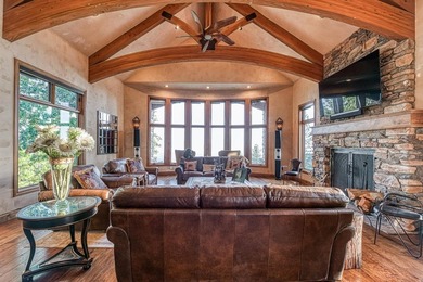 This extraordinary mountain estate with breathtaking 360 degree - photo 27