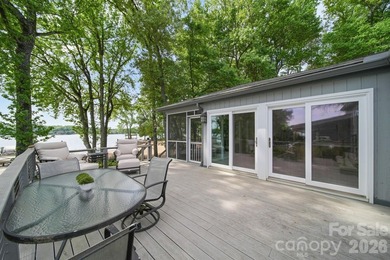 Welcome to a rare waterfront retreat in the highly sought-after - photo 28