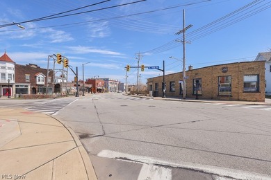 Fantastic opportunity to own a building in the heart of the - photo 8
