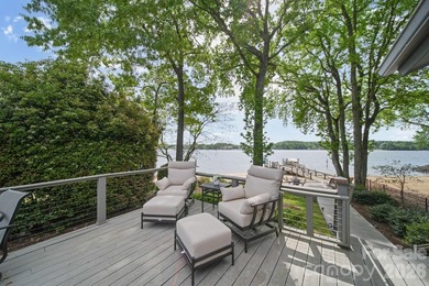 Welcome to a rare waterfront retreat in the highly sought-after - photo 30