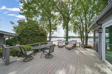 Welcome to a rare waterfront retreat in the highly sought-after - photo 31