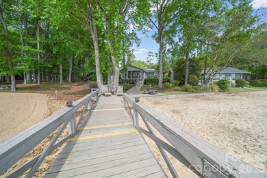 Welcome to a rare waterfront retreat in the highly sought-after - photo 32