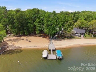 Welcome to a rare waterfront retreat in the highly sought-after - photo 40