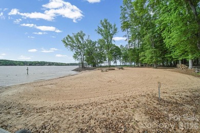Welcome to a rare waterfront retreat in the highly sought-after - photo 41