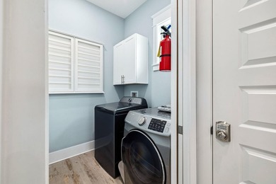 Welcome to your dream retreat, nestled in the serene community - photo 41