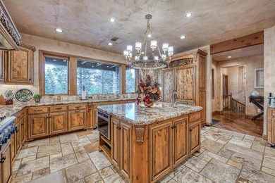This extraordinary mountain estate with breathtaking 360 degree - photo 44