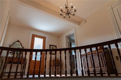 Dreams Do Come True Here! A large Victorian with a garage apt & - photo 13