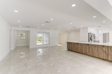 A modern remodeled waterfront oasis in the heart of Fort - photo 14
