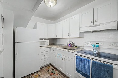 Beachfront Living at The Warwick - Beautiful 1BR/1BA in great - photo 4