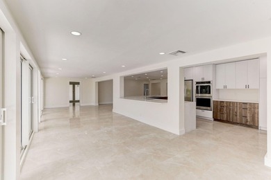 A modern remodeled waterfront oasis in the heart of Fort - photo 15