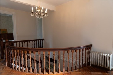 Dreams Do Come True Here! A large Victorian with a garage apt & - photo 16