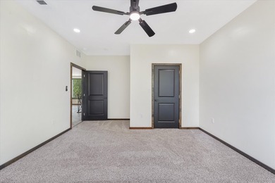 Discover modern living in this beautifully designed 4-bedroom, 2 - photo 18