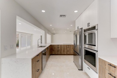 A modern remodeled waterfront oasis in the heart of Fort - photo 20