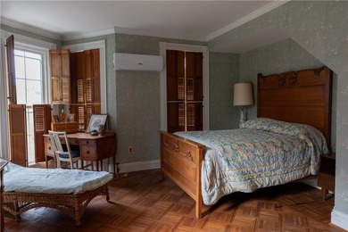 Dreams Do Come True Here! A large Victorian with a garage apt & - photo 22