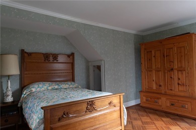 Dreams Do Come True Here! A large Victorian with a garage apt & - photo 24