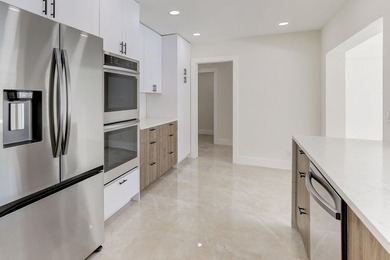 A modern remodeled waterfront oasis in the heart of Fort - photo 25