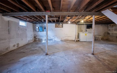 Charming Cape in Glen Cove - Space, Style, and Convenience - photo 26