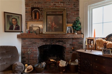 Dreams Do Come True Here! A large Victorian with a garage apt & - photo 30