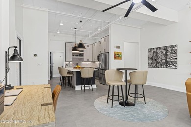 Step into your sun-drenched sanctuary overlooking Memorial Park - photo 31