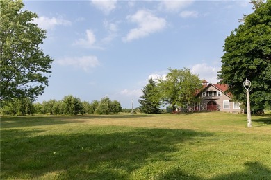 Dreams Do Come True Here! A large Victorian with a garage apt & - photo 35