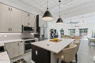 Step into your sun-drenched sanctuary overlooking Memorial Park - photo 36