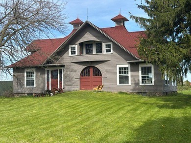 Dreams Do Come True Here! A large Victorian with a garage apt & - photo 37