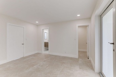 A modern remodeled waterfront oasis in the heart of Fort - photo 42