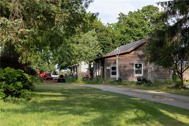 Dreams Do Come True Here! A large Victorian with a garage apt & - photo 44