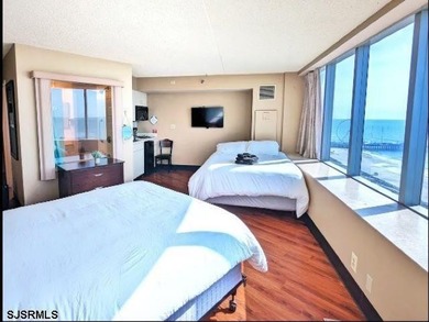 DIRECT OCEANFRONT ATLANTIC PALACE UNIT!! Enjoy incredible - photo 4