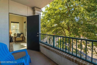 Step into your sun-drenched sanctuary overlooking Memorial Park - photo 46