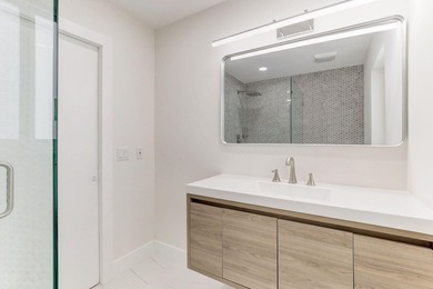 A modern remodeled waterfront oasis in the heart of Fort - photo 46