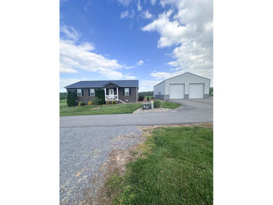 If you've been looking for a clean, move-in ready place that's - photo 1