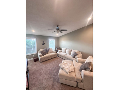 If you've been looking for a clean, move-in ready place that's - photo 9