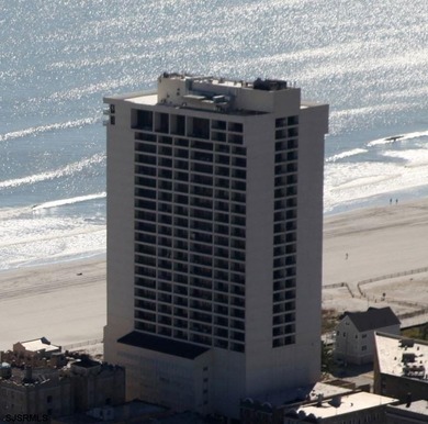 STUNNING!! One bedroom, 1.5 bath unit at the ENCLAVEPLETELY - photo 1