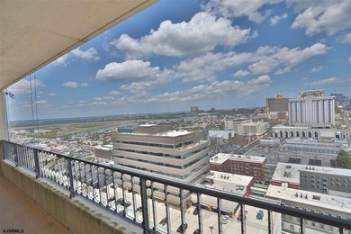 STUNNING!! One bedroom, 1.5 bath unit at the ENCLAVEPLETELY - photo 2