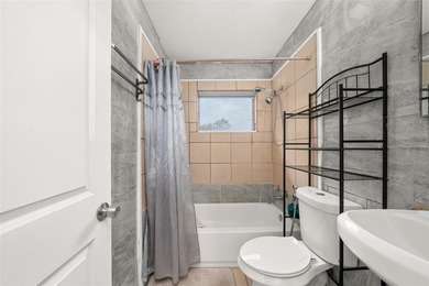 This adorable home is perfect for first time buyers, investors - photo 25