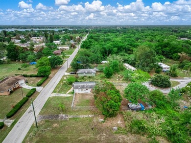 This adorable home is perfect for first time buyers, investors - photo 35