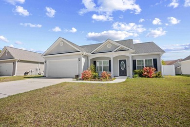 Beautiful Home with Open Floor Plan & Upgraded Features Near - photo 3