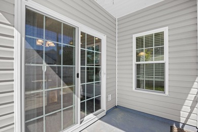 Beautiful Home with Open Floor Plan & Upgraded Features Near - photo 9