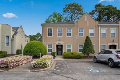 Welcome to this spacious 2-bedroom, 2-bath villa in Turnberry - photo 1