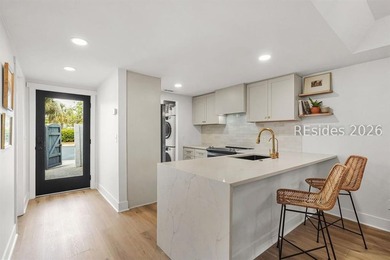 Located in Mariners Cove Club on Hilton Head Island with direct - photo 6