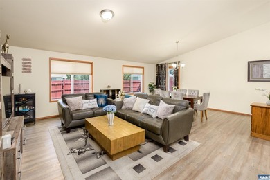 Beautifully maintained 2014-built home in a convenient Port - photo 11