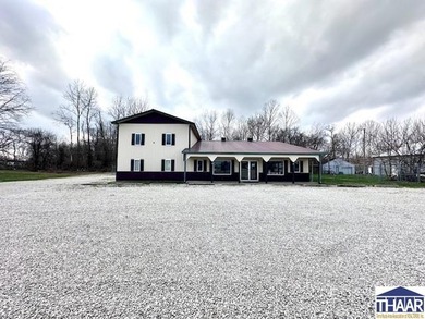 The possibilities for this phenomenal 5280 SF building & 3.61